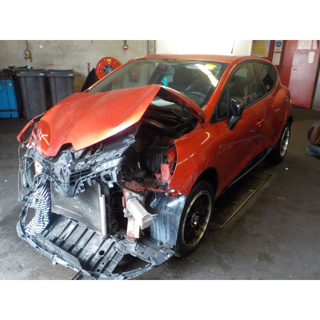 Faro trasero derecho de la puerta trasera y maletero Renault Clio IV (5R) (2012 - 2015) Hatchback 1.2 16V GPL (D4F-740(D4F-D7))