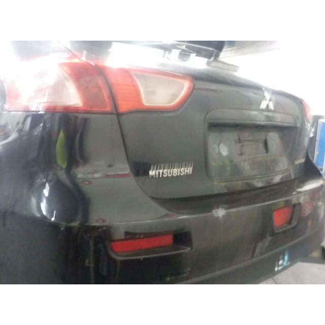 Cinturón de seguridad delantero izquierdo Mitsubishi Lancer Sportback (CX) (2008 - 2010) Hatchback 2.0 DI-D 16V (BWC)