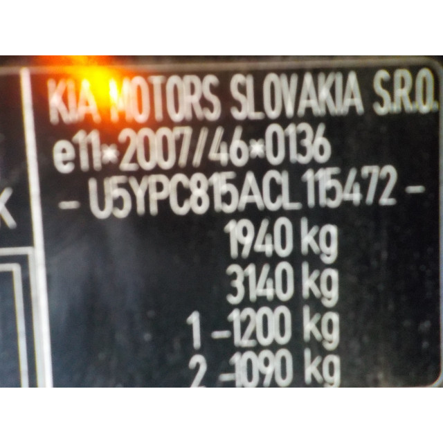 Eje de suspensión delantero izquierda Kia Sportage (SL) (2010 - 2016) Terreinwagen 1.7 CRDi 16V 4x2 (D4FD)
