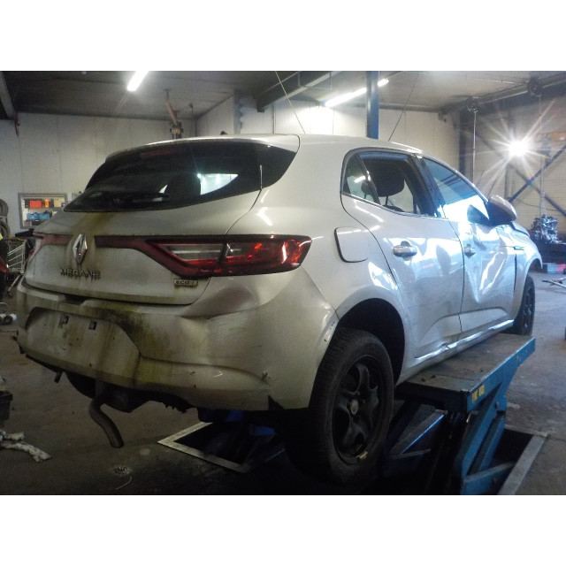 Faro trasero izquierdo de la puerta trasera y maletero Renault Megane IV (RFBB) (2015 - actualidad) Megane IV Hatchback 5-drs 1.5 Energy dCi 110 (K9K-G6)