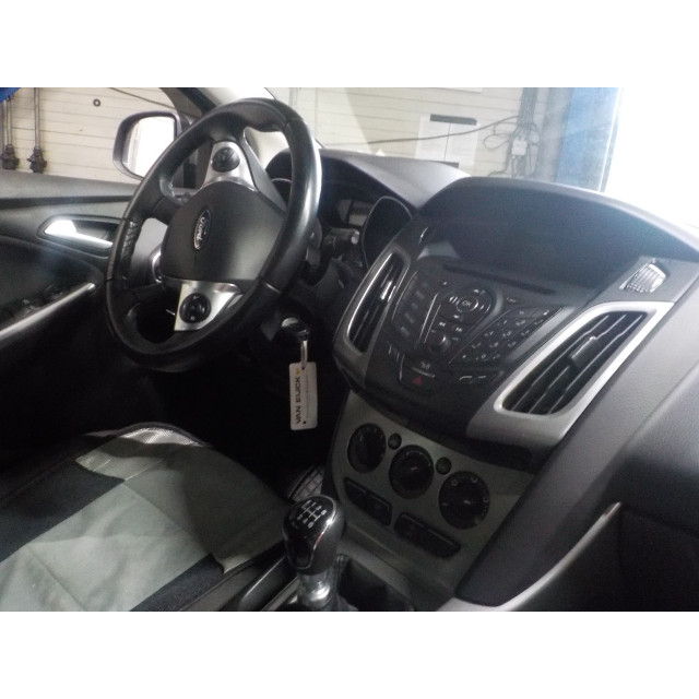Panel de mando multimedia Ford Focus 3 (2011 - actualidad) Focus III Hatchback 1.6 TDCi 115 (T1DA)