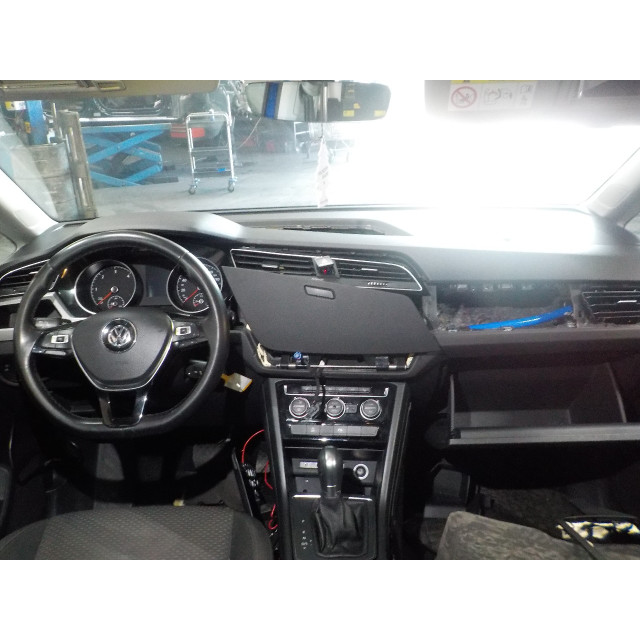Turbo Volkswagen Touran (5T1) (2016 - 2021) MPV 1.6 TDI SCR BlueMotion Technology (DGDA)