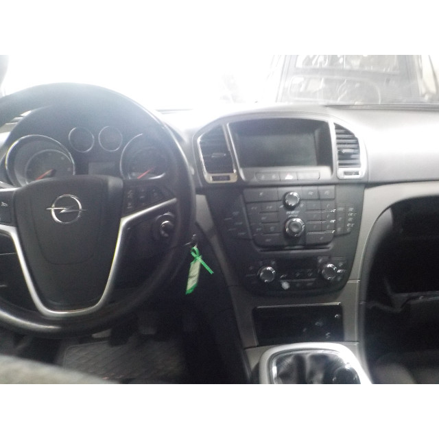 Juego de navegación Opel Insignia (2008 - 2017) Hatchback 5-drs 2.0 CDTI 16V 110 Ecotec (A20DTL(Euro 5))