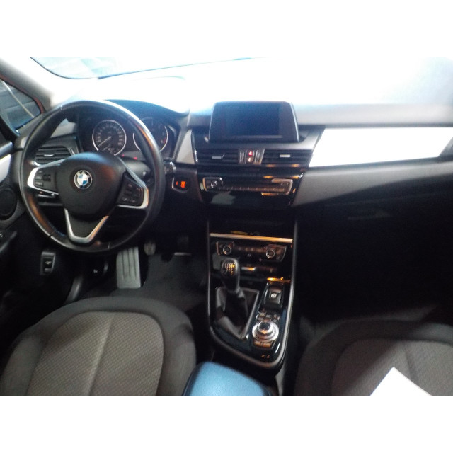 Cinturón de seguridad trasero derecho BMW 2 serie Gran Tourer (F46) (2015 - actualidad) MPV 216d 1.5 TwinPower Turbo 12V (B37-C15A)