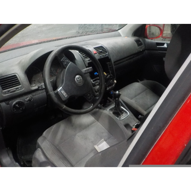 Faro trasero derecho de la puerta trasera y maletero Volkswagen Golf V (1K1) (2005 - 2008) Hatchback 1.4 GT 16V (BLG)