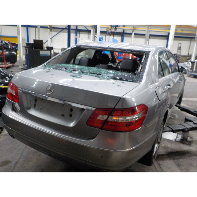 Cinturón de seguridad delantero derecho Mercedes-Benz E (W212) (2009 - 2011) Sedan E-350 CGI V6 24V BlueEfficiency (M272.983)