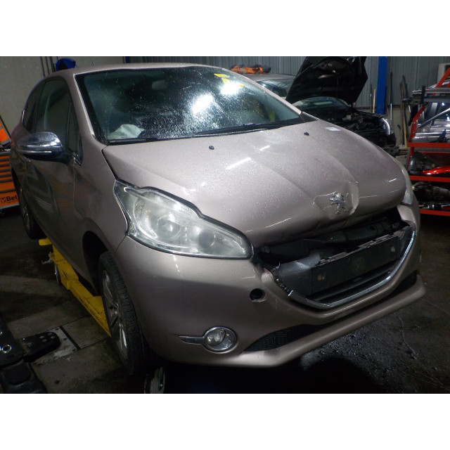Navegación Peugeot 208 I (CA/CC/CK/CL) (2012 - 2019) Hatchback 1.6 Vti 16V (EP6C(5FS))