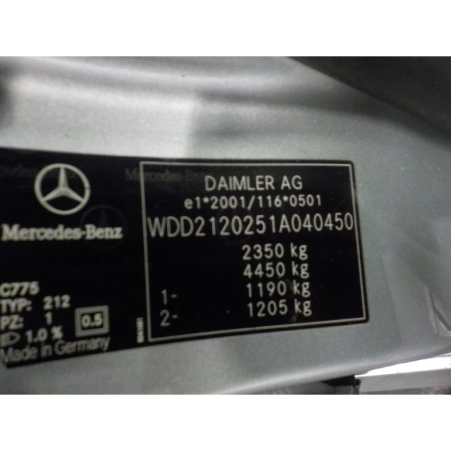 Cubo delantero derecho Mercedes-Benz E (W212) (2009 - 2015) Sedan E-350 CDI V6 24V BlueEfficiency (OM642.850(Euro 5))