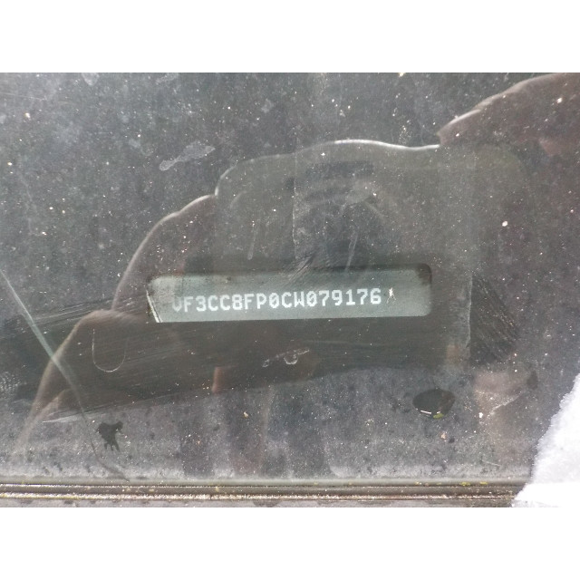 Mecanismo de cierre central eléctrico del bloqueo de la puerta trasera derecha Peugeot 208 I (CA/CC/CK/CL) (2012 - 2019) Hatchback 1.4 16V (EP3C(8FP))