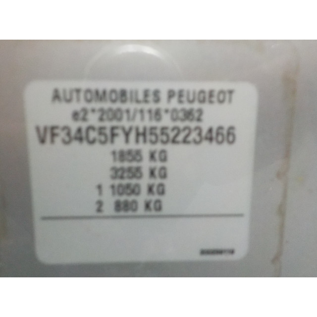 Inyector del carril Peugeot 308 (4A/C) (2008 - 2014) Hatchback 1.6 16V THP 175 (EP6DTS(5FY))