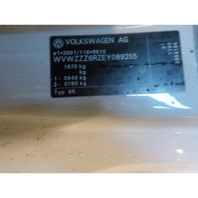 Mecanismo de cierre central eléctrico del bloqueo de la puerta delantera derecha Volkswagen Polo V (6R) (2013 - 2014) Hatchback 2.0 TSI R WRC Street 16V (CDLJ(Euro 5))
