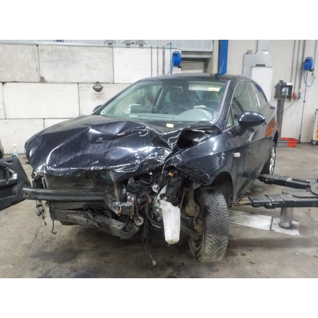 Retrovisor izquierdo eléctrico Seat Ibiza IV (6J5) (2010 - 2015) Hatchback 5-drs 1.2 TDI Ecomotive (CFWA)