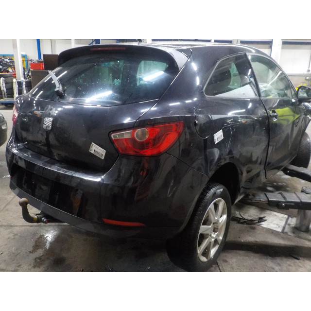 Puerta delantera derecha Seat Ibiza IV (6J5) (2010 - 2015) Hatchback 5-drs 1.2 TDI Ecomotive (CFWA)