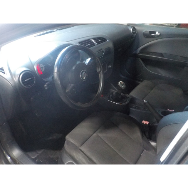 Pinza trasera derecha Seat Leon (1P1) (2006 - 2012) Hatchback 5-drs 2.0 TDI 16V FR (BMN)
