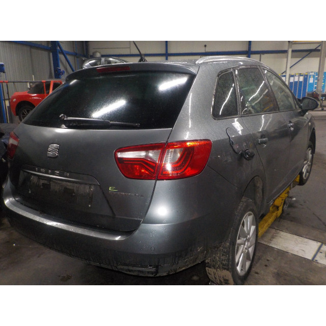 Retrovisor derecho eléctrico Seat Ibiza ST (6J8) (2010 - 2015) Combi 1.2 TDI Ecomotive (CFWA)