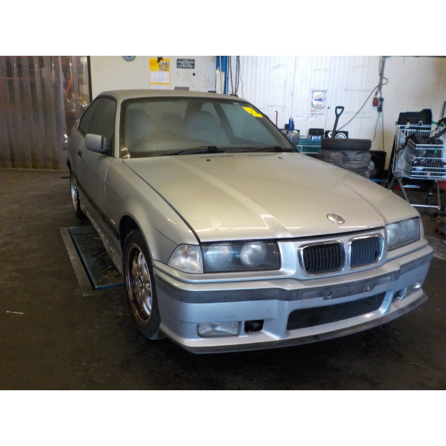 Cardán BMW 3 serie (E36/2) (1995 - 1999) Coupé 318iS 1.9 16V (M44-B19(194S1))