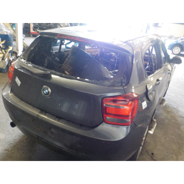 Cubo delantero izquierdo BMW 1 serie (F20) (2011 - 2015) Hatchback 5-drs 116i 1.6 16V (N13-B16A)
