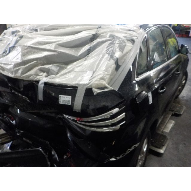 Moldura guardabarros Audi Q3 (8UB/8UG) (2011 - 2015) SUV 2.0 16V TFSI 170 Quattro (CCZC(Euro 5))