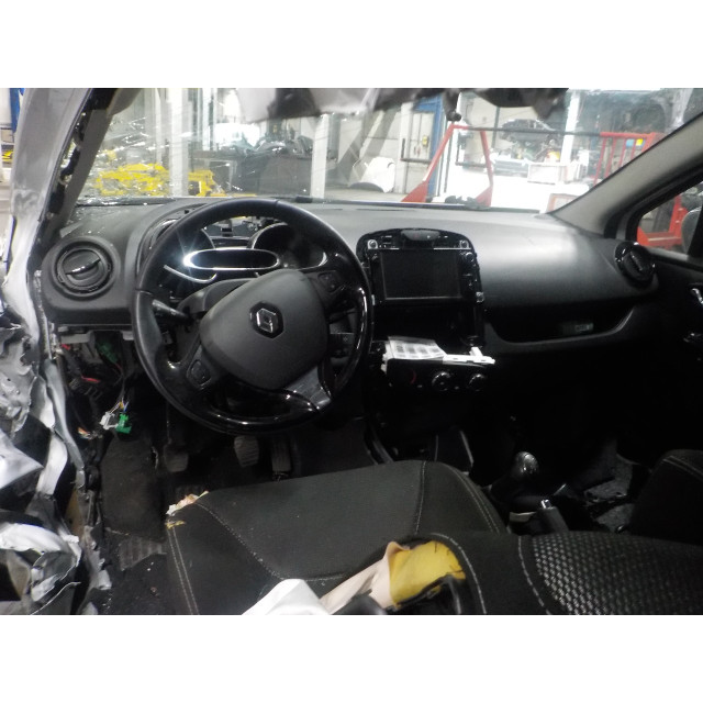 Mecanismo de bloqueo del porton trasero Renault Clio IV Estate/Grandtour (7R) (2012 - 2021) Combi 5-drs 1.5 Energy dCi 90 FAP (K9K-608(K9K-B6))
