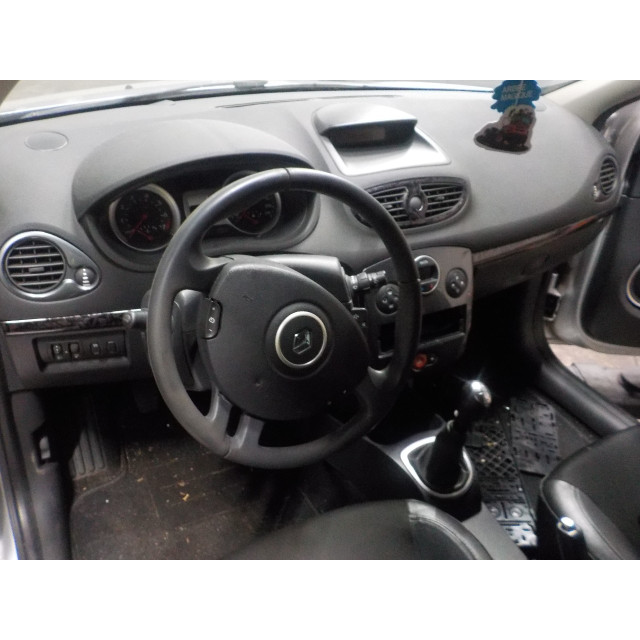 Faro izquierdo Renault Clio III (BR/CR) (2006 - 2014) Hatchback 2.0 16V (M4R-700)
