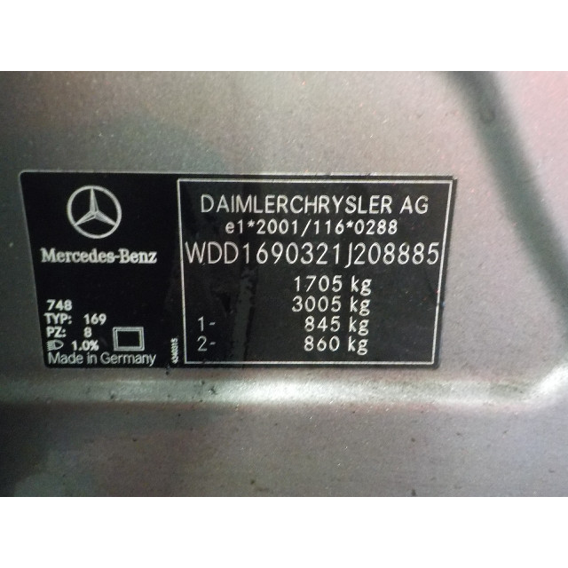 Lado derecho del parabrisas Mercedes-Benz A (W169) (2004 - 2012) Hatchback 1.7 A-170 (M266.940)
