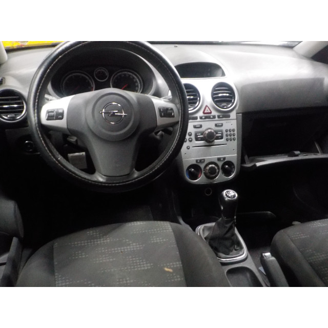 Puerta trasera izquierda Opel Corsa D (2010 - 2014) Hatchback 1.3 CDTi 16V ecoFLEX (A13DTE(Euro 5))