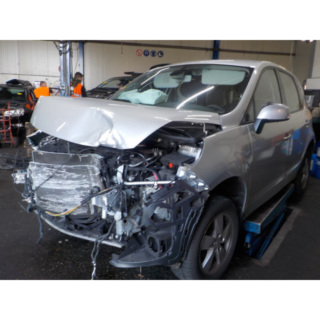 Delantero Renault Scénic III (JZ) (2009 - 2016) MPV 2.0 16V CVT (M4R-F711)