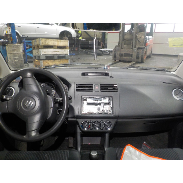 Retrovisor derecho eléctrico Suzuki Swift (ZA/ZC/ZD1/2/3/9) (2005 - 2010) Hatchback 1.5 VVT 16V (M15A(Euro 4))