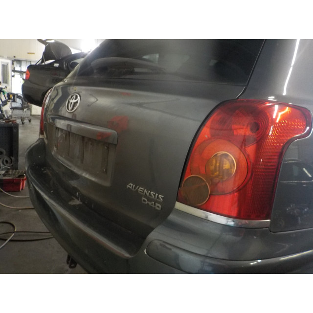 Caja de cambios manual Toyota Avensis Wagon (T25/B1E) (2005 - 2008) Combi 2.2 D-4D 16V D-CAT (2AD-FHV(Euro 4))