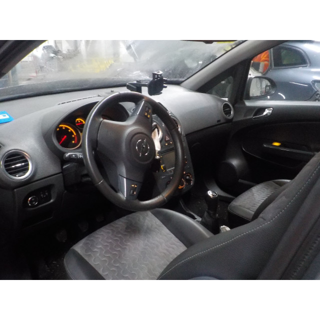Mecanismo trasero del limpiaparabrisas Opel Corsa D (2010 - 2014) Hatchback 1.3 CDTi 16V ecoFLEX (A13DTE(Euro 5))