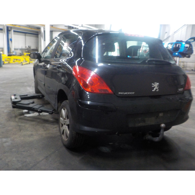 Lado izquierdo del parabrisas Peugeot 308 (4A/C) (2007 - 2014) Hatchback 1.6 VTI 16V (EP6(5FW))