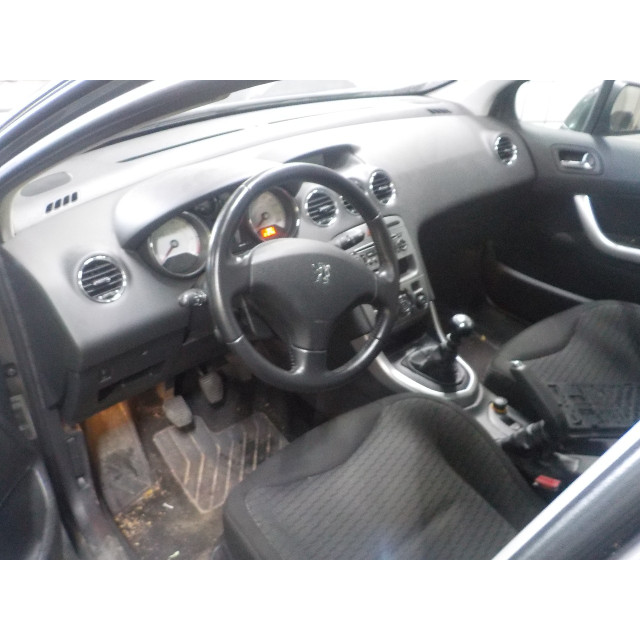 Cinturón de seguridad delantero derecho Peugeot 308 SW (4E/H) (2007 - 2014) Combi 5-drs 1.6 16V THP 150 (EP6DT(5FX))