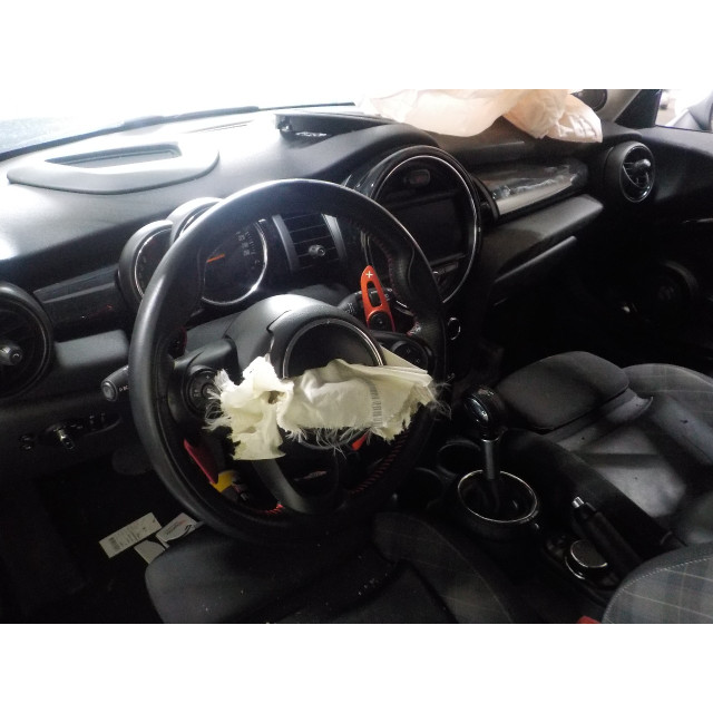 Cinturón de seguridad delantero derecho Mini Mini (F56) (2013 - actualidad) Hatchback 3-drs 2.0 16V Cooper S (B48A20A)