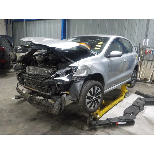 Mecanismo de cierre central eléctrico del bloqueo de la puerta delantera izquierda Volkswagen Polo V (6R) (2014 - 2017) Hatchback 1.4 TDI (CUSA(Euro 6))