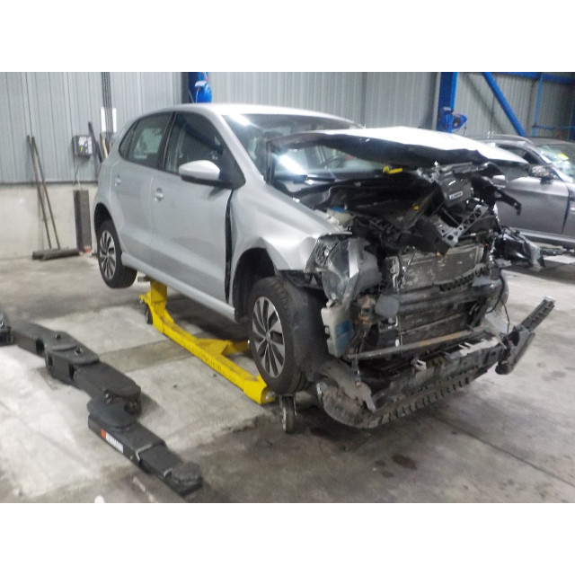 Mecanismo de cierre central eléctrico del bloqueo de la puerta delantera izquierda Volkswagen Polo V (6R) (2014 - 2017) Hatchback 1.4 TDI (CUSA(Euro 6))