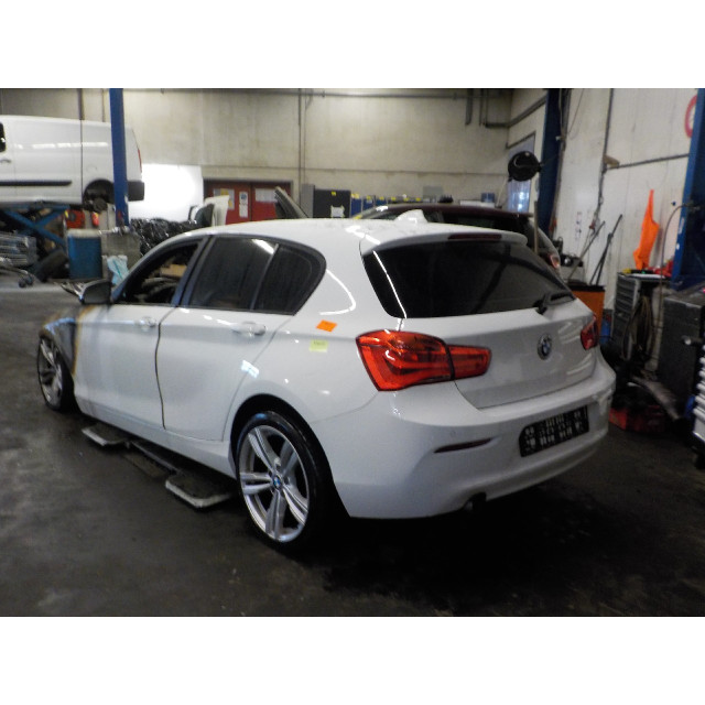 Panel de mando multimedia BMW 1 serie (F20) (2015 - 2019) Hatchback 5-drs 116d 1.5 12V TwinPower (B37-D15A)