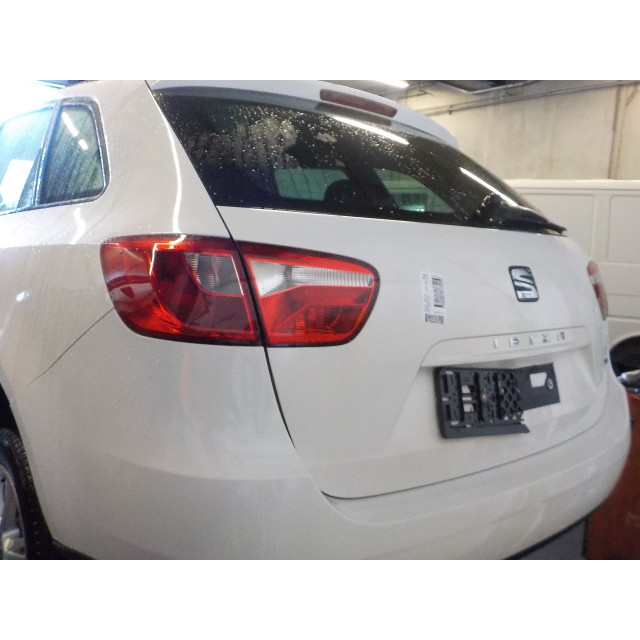 Retrovisor derecho Seat Ibiza ST (6J8) (2010 - 2015) Combi 1.2 12V (CGPB)