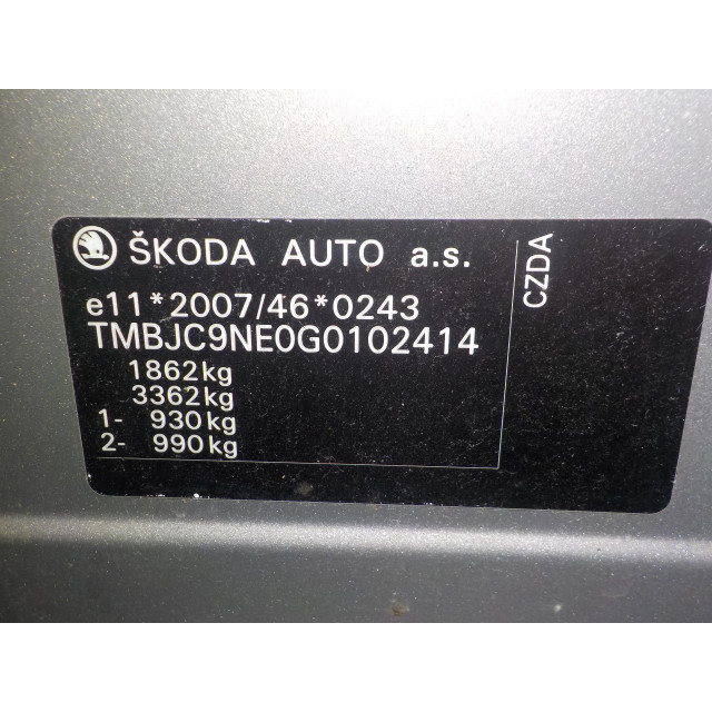 Eje de transmisión delantero derecho Skoda Octavia Combi (5EAC) (2014 - 2020) Combi 5-drs 1.4 TSI 16V (CZDA(Euro 6))