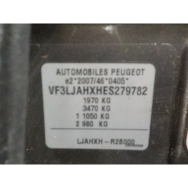Puerta delantera derecha Peugeot 308 SW (L4/L9/LC/LJ/LR) (2014 - 2021) Combi 5-drs 2.0 BlueHDi 150 16V (DW10FD(AHX))