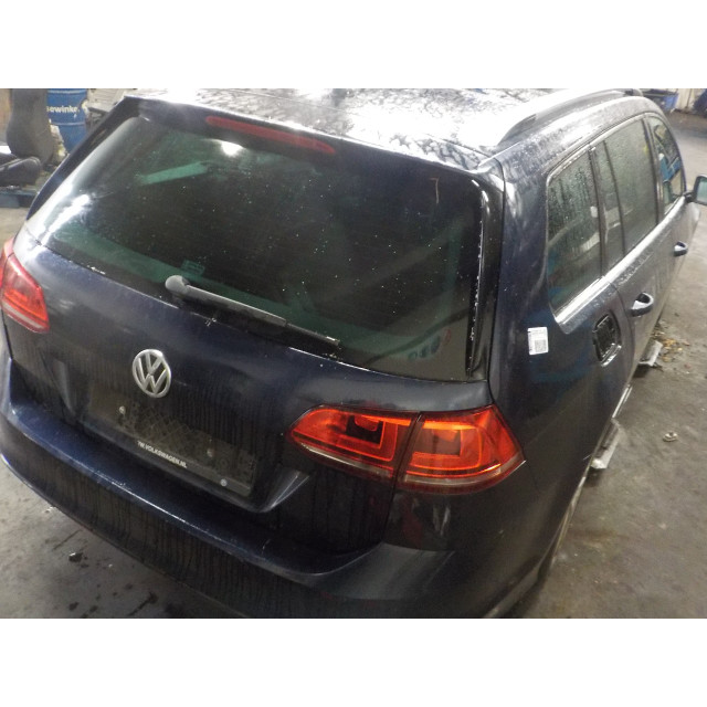 Liberación del freno de mano Volkswagen Golf VII Variant (AUVV) (2013 - 2020) Combi 1.6 TDI BlueMotion 16V (CXXB)