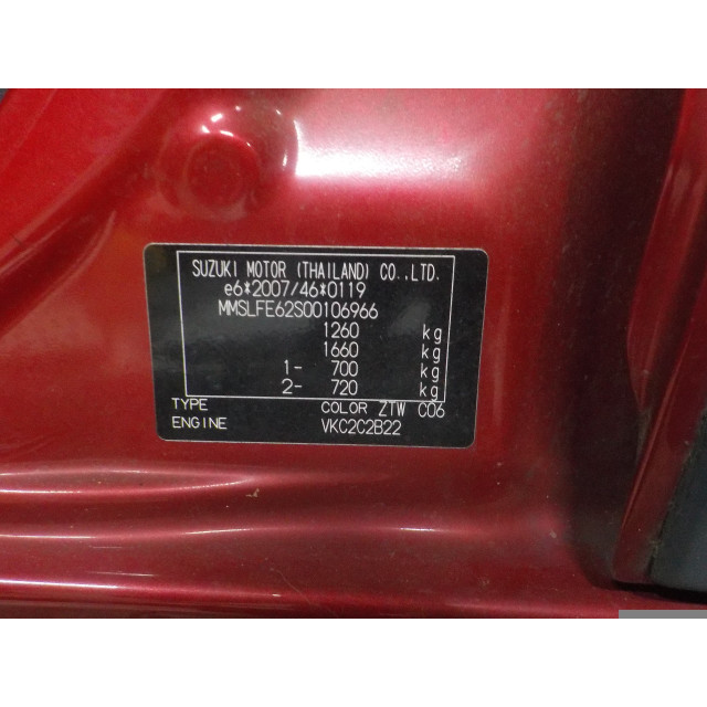 Resorte de presión de gas trasero Suzuki Celerio (LF) (2016 - actualidad) Hatchback 1.0 12V Dualjet (K10C)