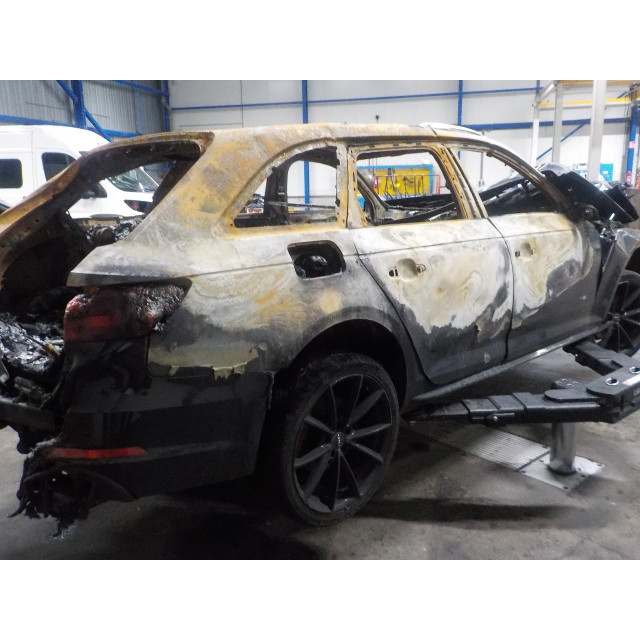 Bomba de combustible Diesel Audi A4 Avant (B9) (2015 - 2018) Combi 3.0 TDI V6 24V (CSWB)