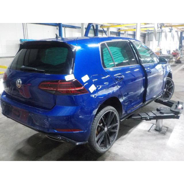 Faro trasero izquierdo de la puerta trasera y maletero Volkswagen Golf VII (AUA) (2017 - 2020) Hatchback 1.5 TSI Evo BMT 16V (DPCA)