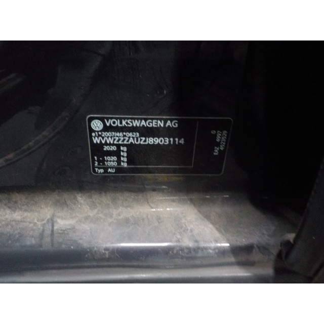 Faro trasero izquierdo de la puerta trasera y maletero Volkswagen Golf VII (AUA) (2016 - 2021) Hatchback e-Golf (EAZA)