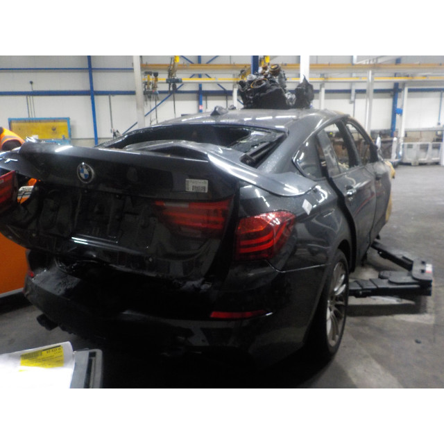Eje de suspensión trasero izquierda BMW 5 serie Gran Turismo (F07) (2011 - 2017) Hatchback 520d 16V (N47-D20C)