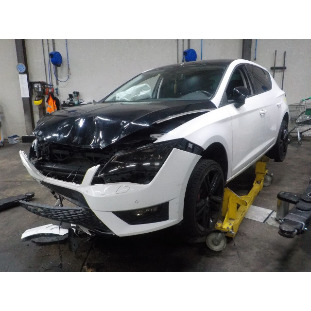 Pomo de la palanca de cambios Seat Leon (5FB) (2014 - actualidad) Hatchback 5-drs 1.4 TSI ACT 16V (CZEA)