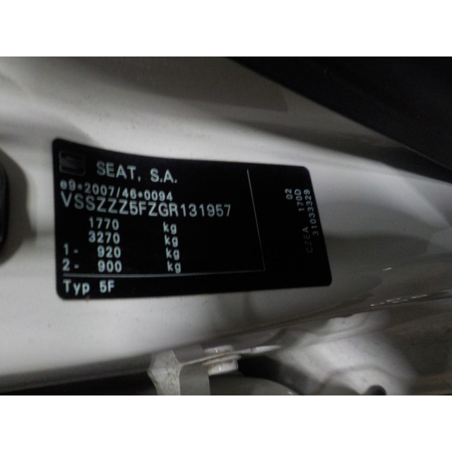 Mecanismo de elevalunas eléctrico de la ventana trasera derecha Seat Leon (5FB) (2014 - actualidad) Hatchback 5-drs 1.4 TSI ACT 16V (CZEA)