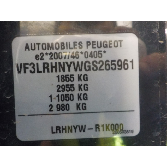 Mecanismo de cierre central eléctrico del bloqueo de la puerta trasera derecha Peugeot 308 SW (L4/L9/LC/LJ/LR) (2014 - 2021) Combi 5-drs 1.2 12V e-THP PureTech 130 (EB2DTS(HNY))