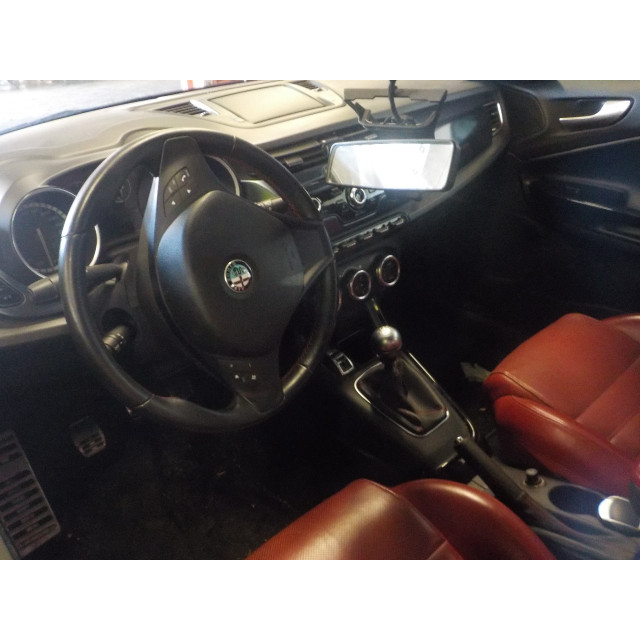 Mecanismo de cierre central eléctrico del bloqueo de la puerta delantera derecha Alfa Romeo Giulietta (940) (2010 - 2018) Hatchback 1.4 TB 16V MultiAir (955.A.8000)