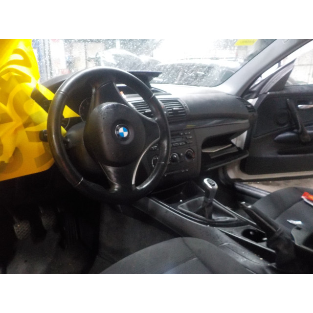 Calefactor del salpicadero BMW 1 serie (E81) (2008 - 2011) Hatchback 3-drs 116i 2.0 16V (N43-B20A)